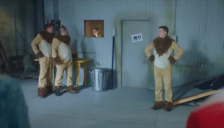 Момент из 9 серии 4 сезона